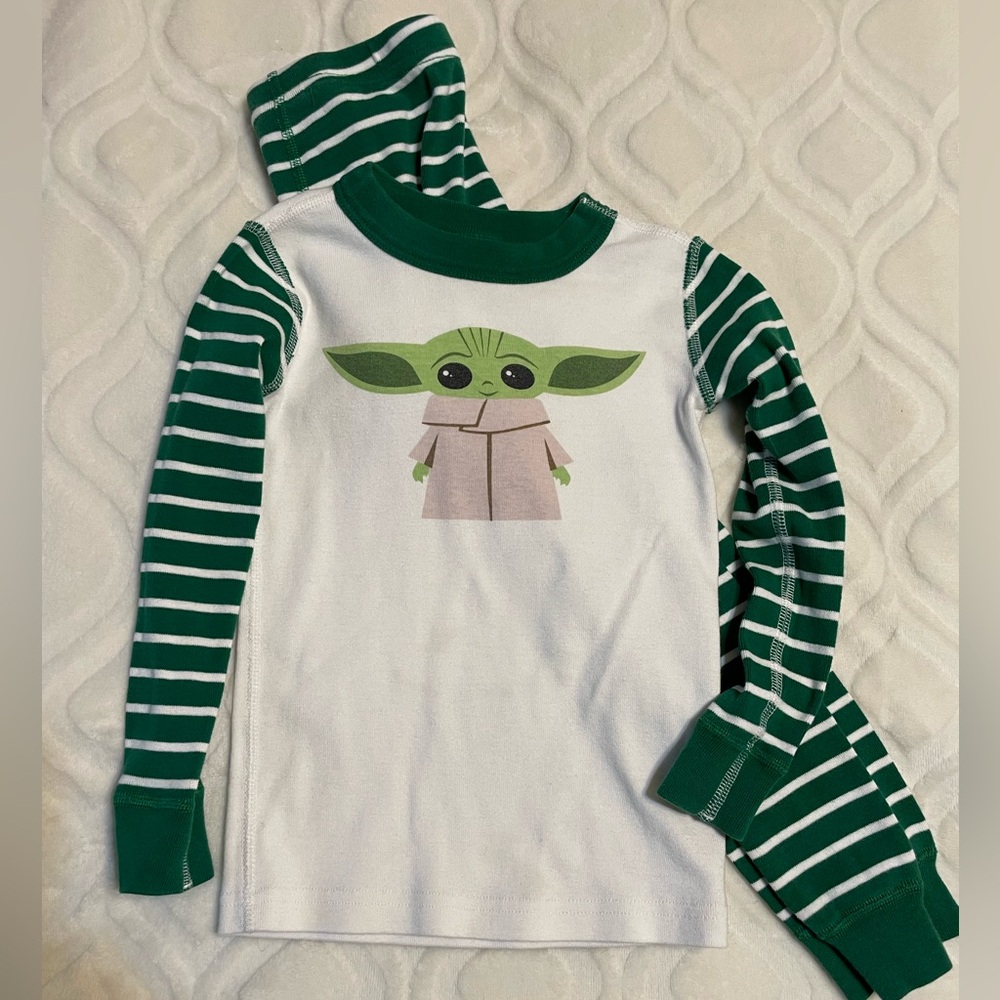 Hanna Anderson Grogu / Baby Yoda Star Wars pajamas, size 4